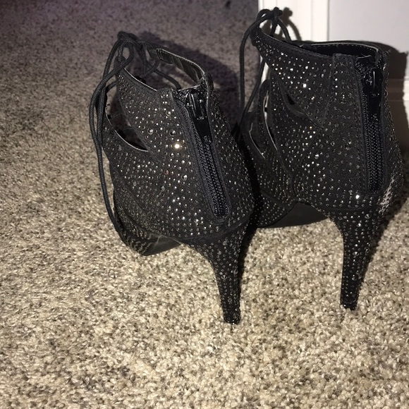 Bootie, tie up, open toed heels - Picture 3 of 3